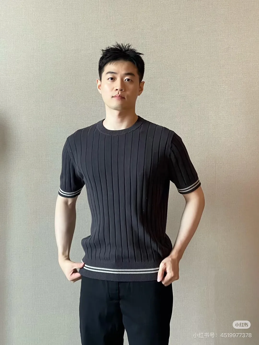 [Upper Body Picture] BC Old Money Style Cable Round Neck Knitted Short Sleeves (Black)